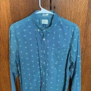 J Crew Men’s M Slim long sleeved button down shirt